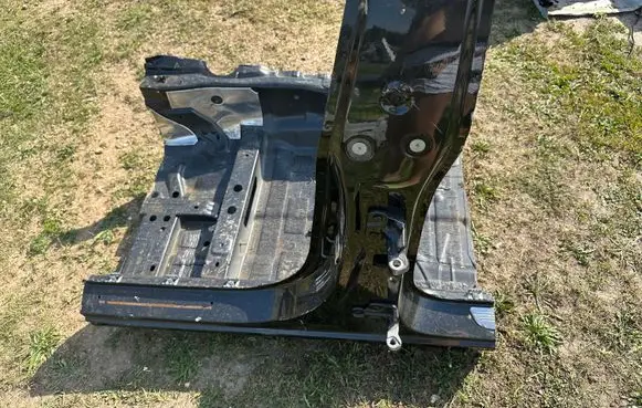 Mercedes-Benz E W213 Pillar (middle) 