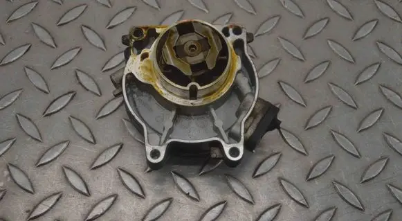 Maserati Ghibli Vacuum pump 70541100006 18T057