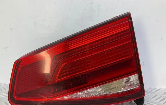 Volkswagen PASSAT B8 Tailgate rear/tail lights