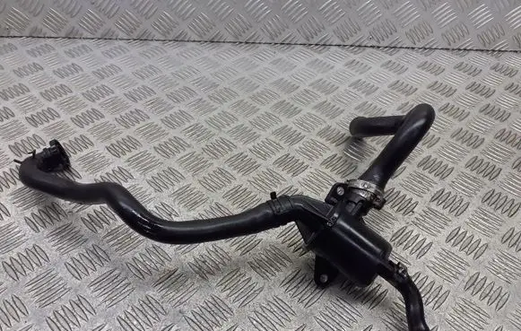 Opel Astra H Breather hose/pipe 55185372
