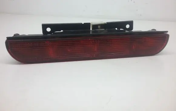 Mitsubishi Carisma Third/center stoplight 0996400
