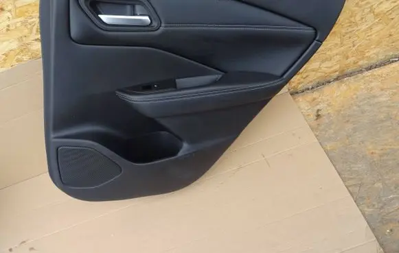 Nissan Qashqai J12 Coupe rear side trim panel 