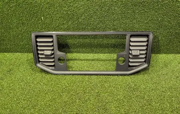 Man TGE 1gen Dash center air vent grill 7C0857038F
