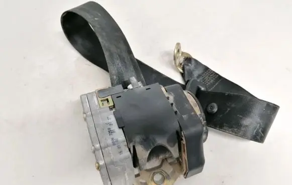 Audi A6 S6 C5 4B Rear seatbelt 4b9857805 170102