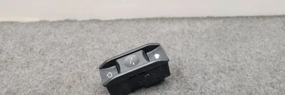BMW 5 E39 Sunroof switch 8352182