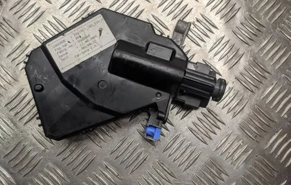 Mercedes-Benz CLS W257 Ignition lock 13092005 DG68060