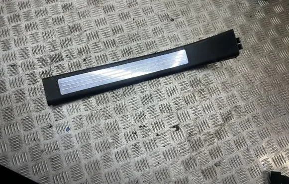 Mercedes-Benz GL X164 Rear sill trim cover A1646801435