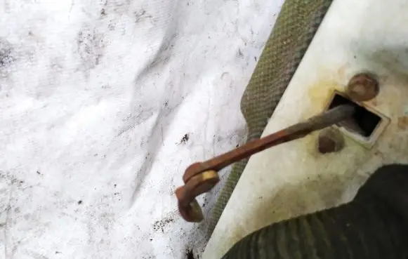 Renault 19 Front door check strap stopper 