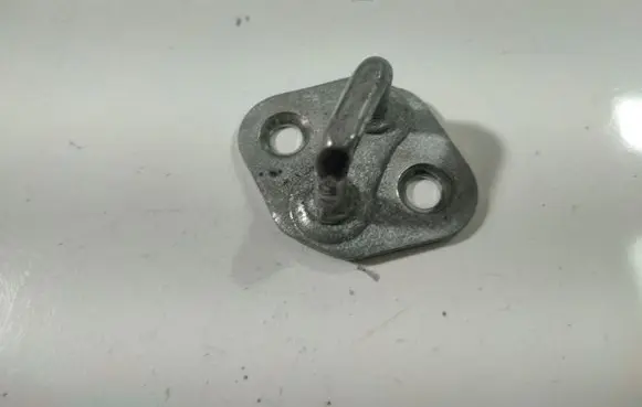 Audi A4 S4 B5 8D Front door lock loop/hook striker 