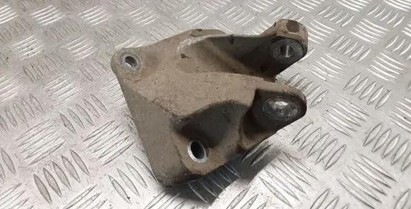 Nissan Qashqai Engine mounting bracket 11332JD700