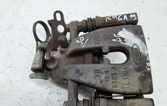 Ford Kuga I Rear brake caliper