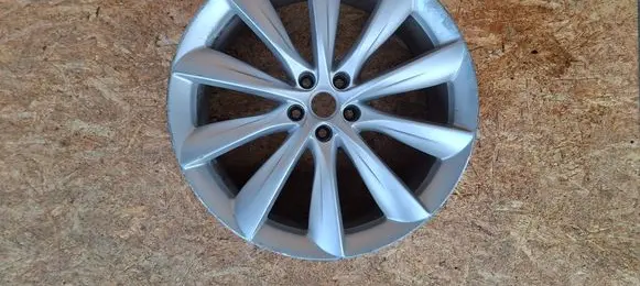 Tesla Model X R22 alloy rim 102724700E KKKK082