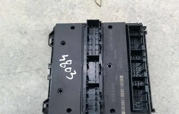 Skoda Fabia Mk2 (5J) Comfort/convenience module 6Q2937049F