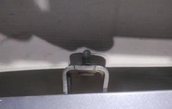 Tailgate/trunk/boot hinge