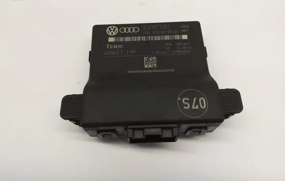 Volkswagen PASSAT B6 Gateway control module 3C0907530C 402063 3C0907951A