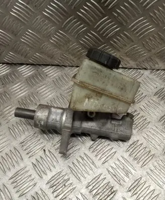 Mercedes-Benz E W210 Master brake cylinder A2024300202