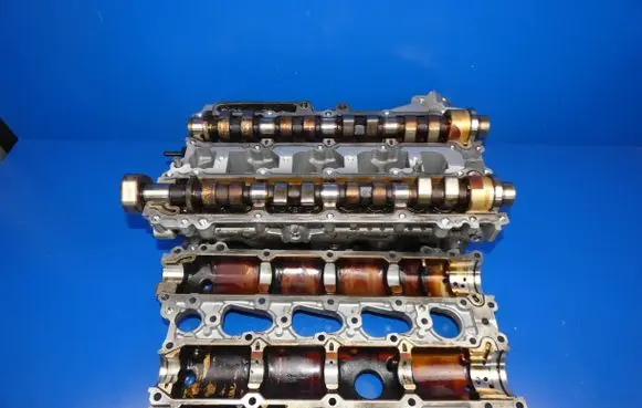 Volvo XC90 Engine head 31401130