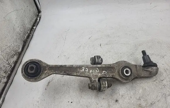 Audi A4 S4 B5 8D Front lower control arm/wishbone 