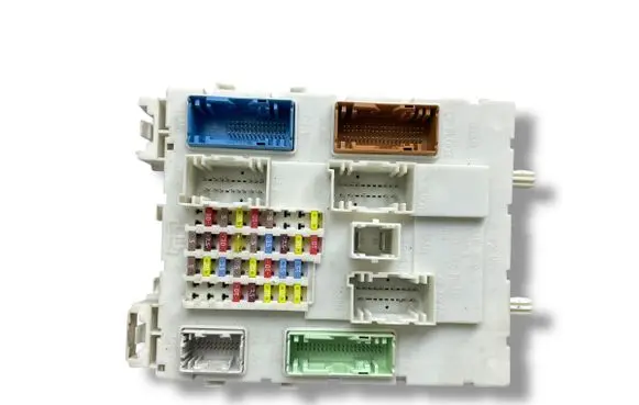 Ford Focus Fuse module BV6N14A073FS 280312 00007504