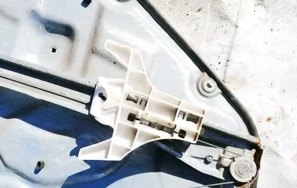 KIA Ceed Sliding door window regulator with motor