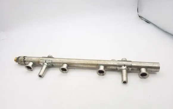 Volkswagen Jetta VI Fuel main line pipe 06K133317H