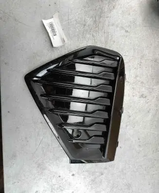 Volvo XC60 Front bumper lower grill 32234961 32234963