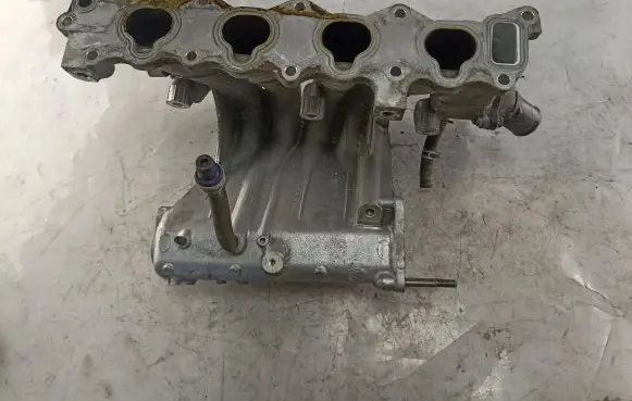 Suzuki Grand Vitara I Intake manifold