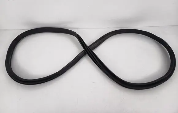 BMW 2 F44 Rubber seal rear door 7483099