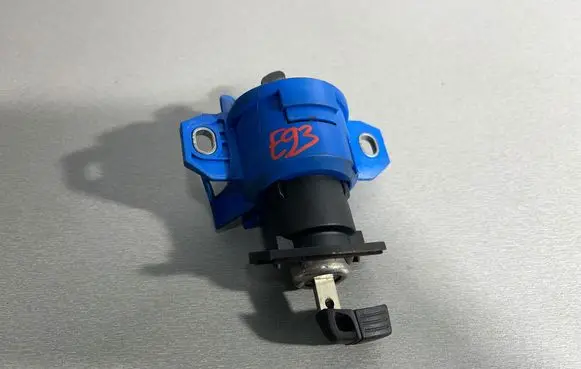 BMW 3 E92 E93 Tailgate exterior lock 7199866 10862510 512571892939