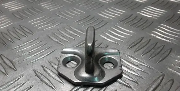Volvo V40 Front door lock loop/hook striker 31391833