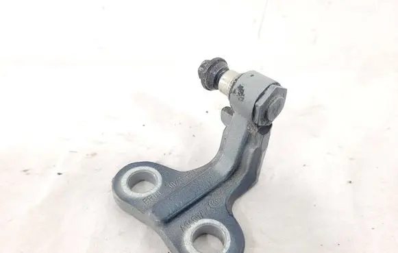 Volvo V50 Front door lower hinge 30784889