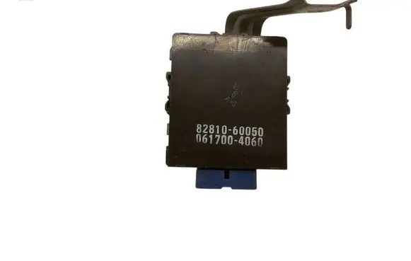 Toyota Land Cruiser (HDJ90) Light relay 8281060050 0617004060