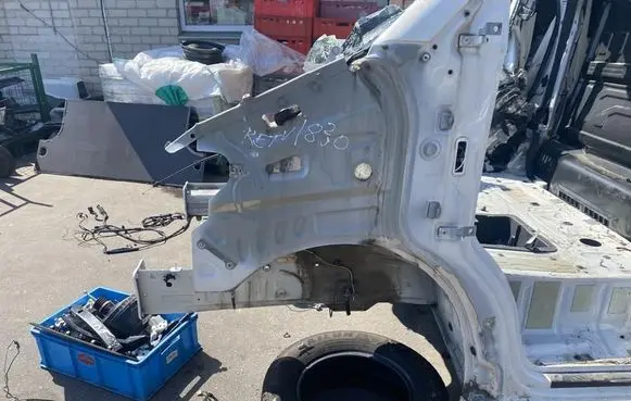 Volkswagen Crafter Front quarter panel
