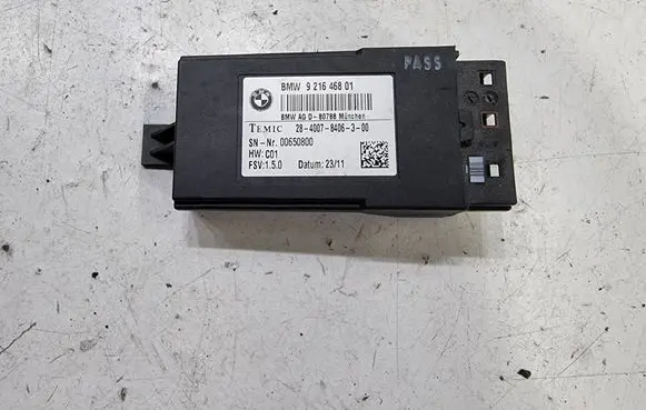 BMW 5 F10 F11 Seat heating relay 921646801 00650800 2840078406300