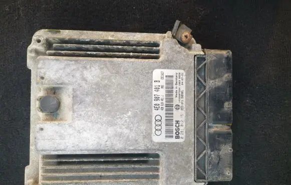 Audi A8 S8 D3 4E Engine control unit/module 4E0907401B