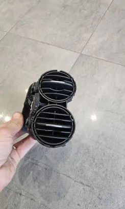 Volkswagen Tiguan Dash center air vent grill 5N0819061B 5M0819357