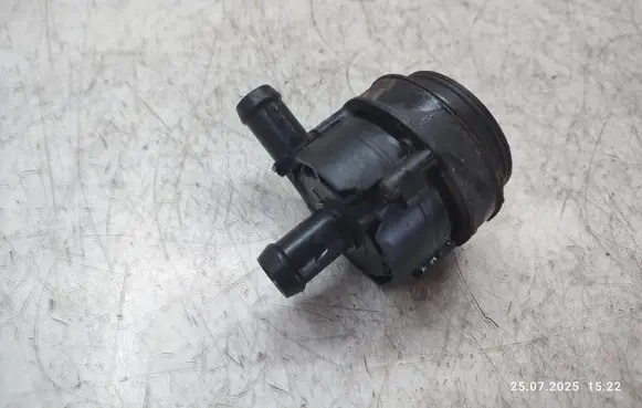 Mercedes-Benz CLA C117 X117 W117 Electric auxiliary coolant/water pump A0005000685