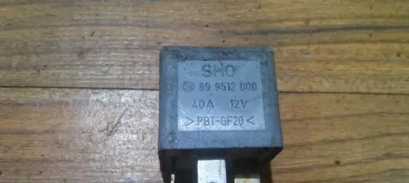 Volkswagen PASSAT B5 Other relay 899512000