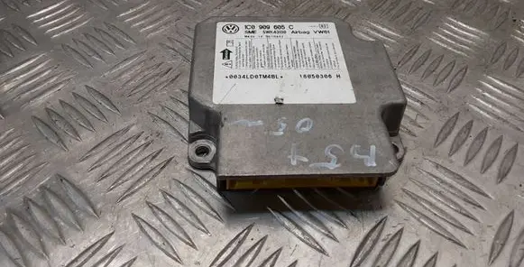 Volkswagen PASSAT B5.5 Airbag control unit/module 1C0909605C