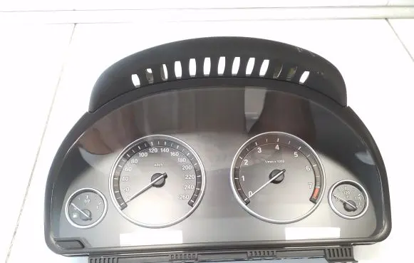 BMW 5 F10 F11 Speedometer (instrument cluster) 922760201