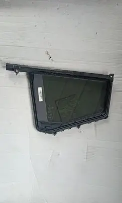 BMW X4 G02 Rear vent window glass 7416544
