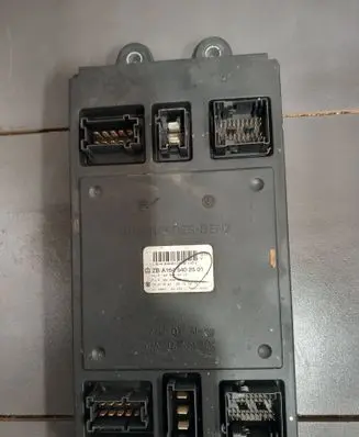 Mercedes-Benz ML W164 Central body control module A1645402501 47720 A1645452316
