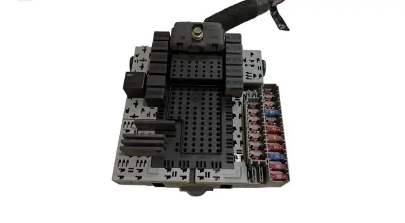 Volvo XC90 Fuse module 9401802 157846171 0105000