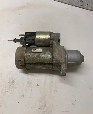 BMW 5 F10 F11 Starter motor 7631558