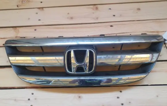 Honda FR-V Front bumper upper radiator grill