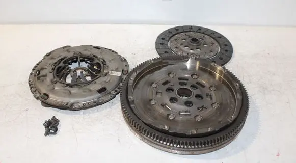 Volkswagen PASSAT B8 Clutch set kit 04E105264B 03L141031L