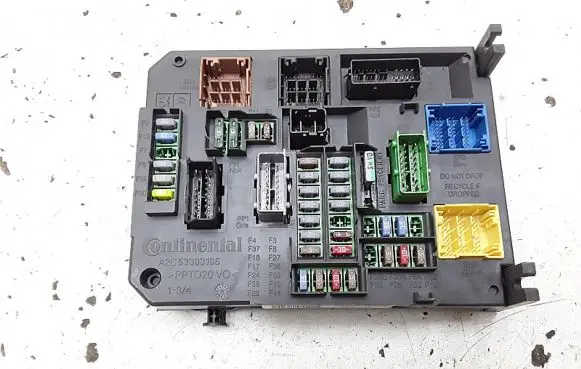 Citroen DS4 Fuse module