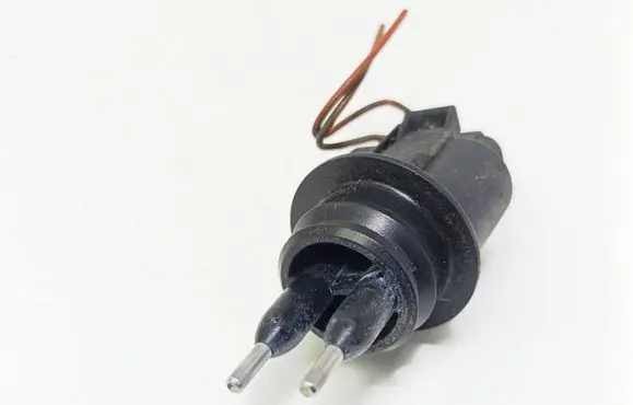 Volkswagen PASSAT B5 Windshield washer fluid level sensor 1J0973202
