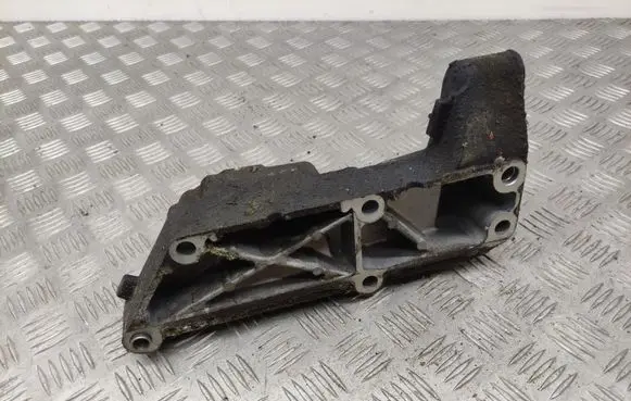 Iveco Daily 6th gen Engine mounting bracket