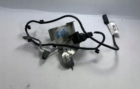Ford Kuga II Rear air suspension level height sensor 